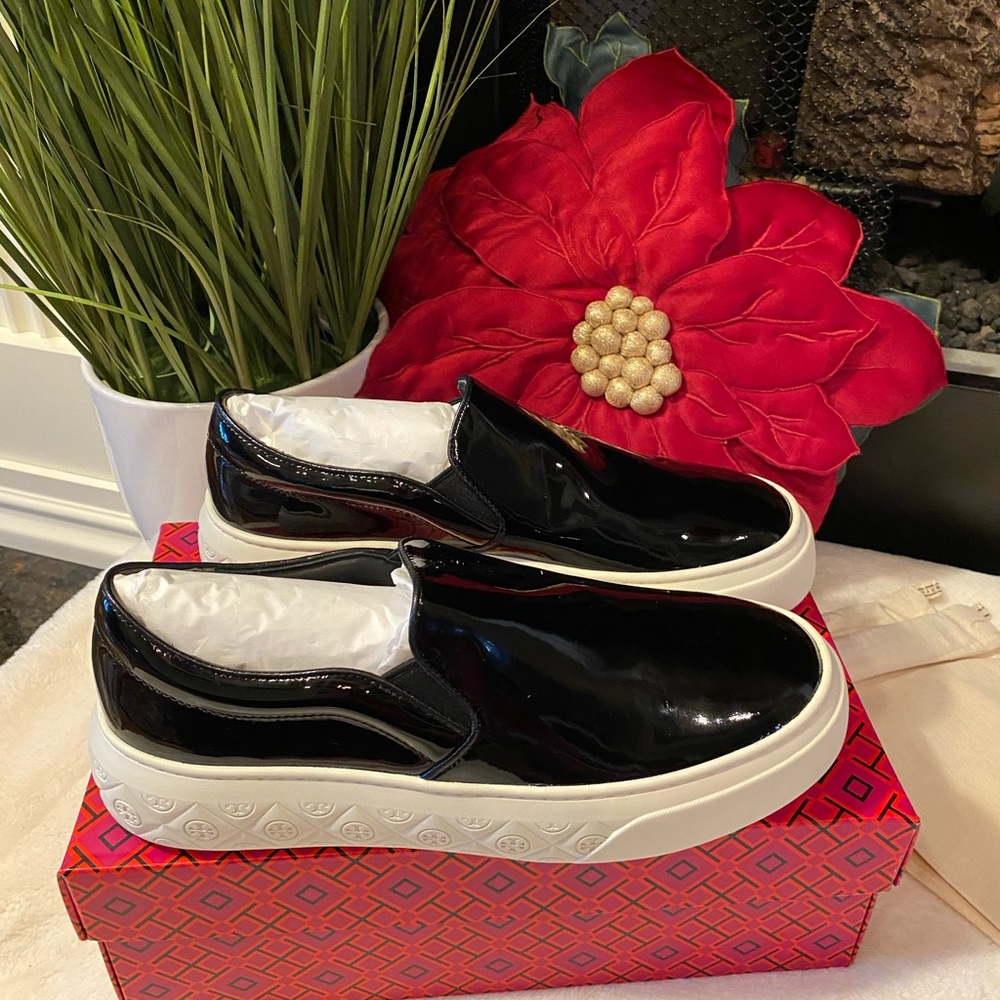 TORY BURCH LADYBUG SLIP-ON SNEAKER PATENT LEATHER